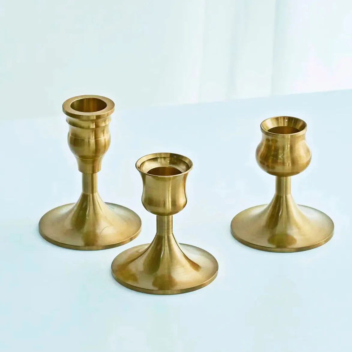 Silbernes Kerzenhalter-Set mit 3 Kerzenständern - Scheinraum.de