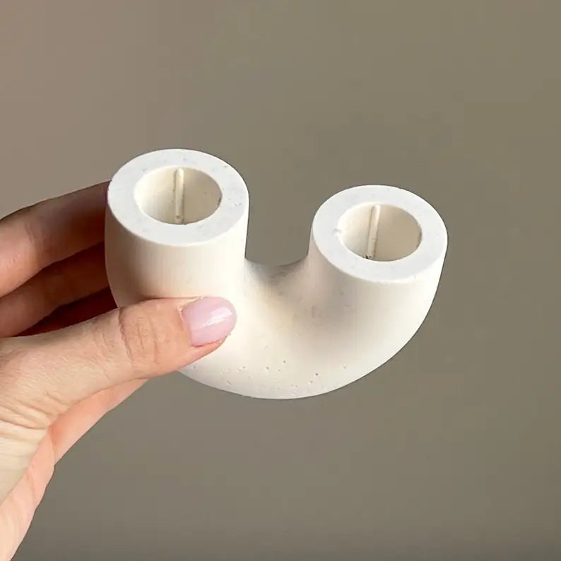 Weißer Kerzenhalter aus Keramik für zwei Kerzen - Scheinraum.de