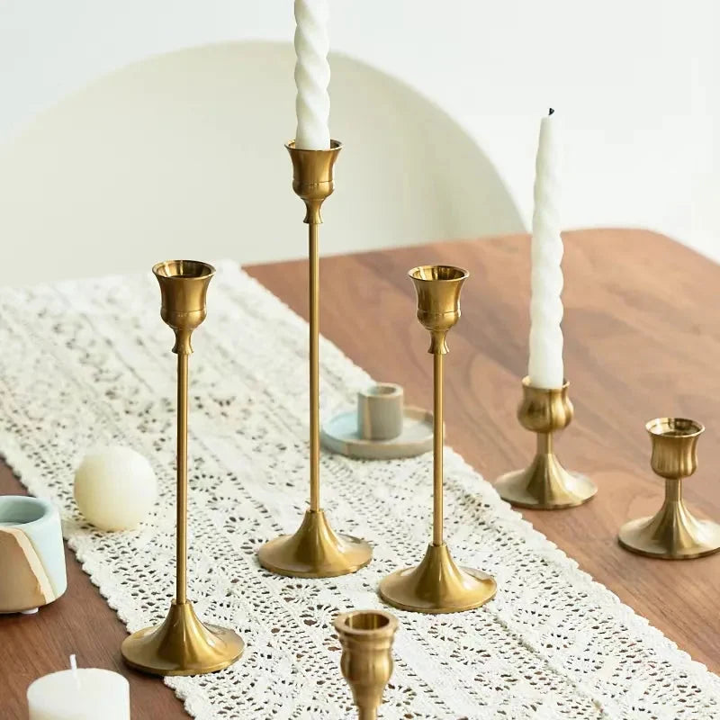 Silbernes Kerzenhalter-Set mit 3 Kerzenständern - Scheinraum.de