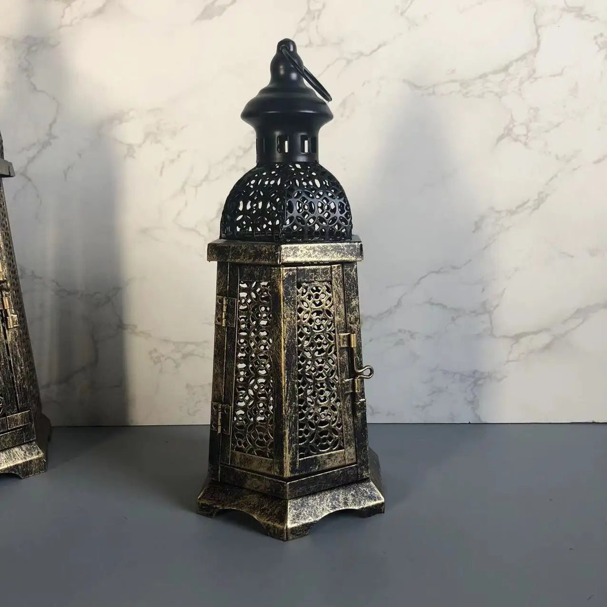 Rustikale Vintage-Windlaterne aus Metall im Nordic-Stil - Scheinraum.de